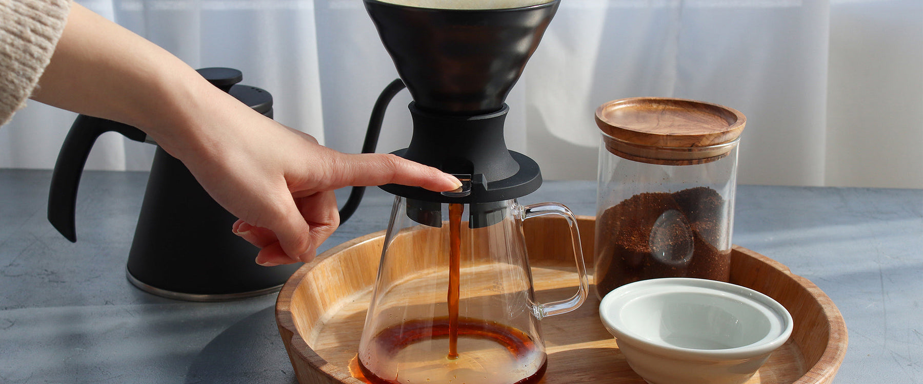 Christmas Retail for Cafés and Roasteries: What to Stock in 2026