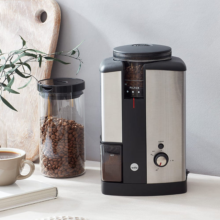 Wilfa Performance Thermo Coffee Maker and Svart Coffee Grinder (Silver) Bundle